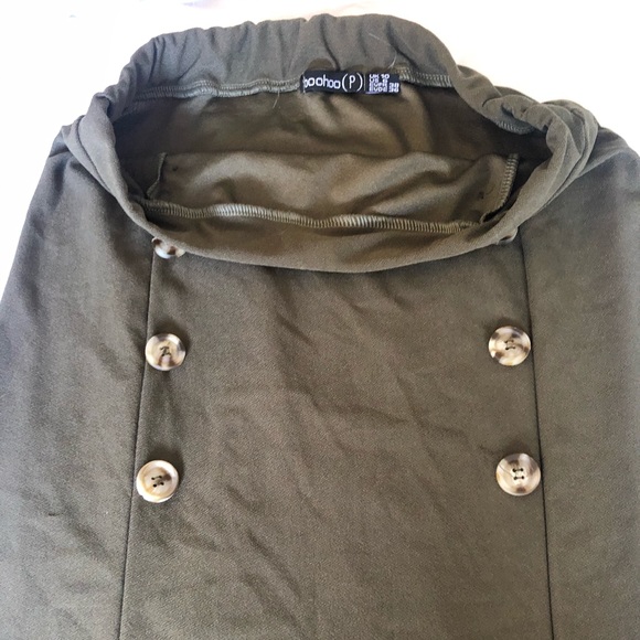 3/$20 Green split hem midi skirt - Picture 2 of 2